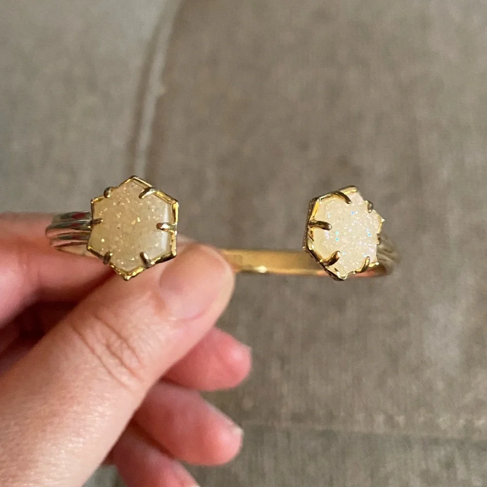 Kendra Scott Gold and Cream Bracelet - Picture 2 of 4
